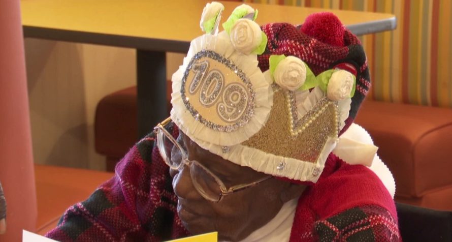 Carrie Reynolds celebrates 109th birthday with family and friends